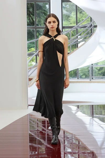 Look 3